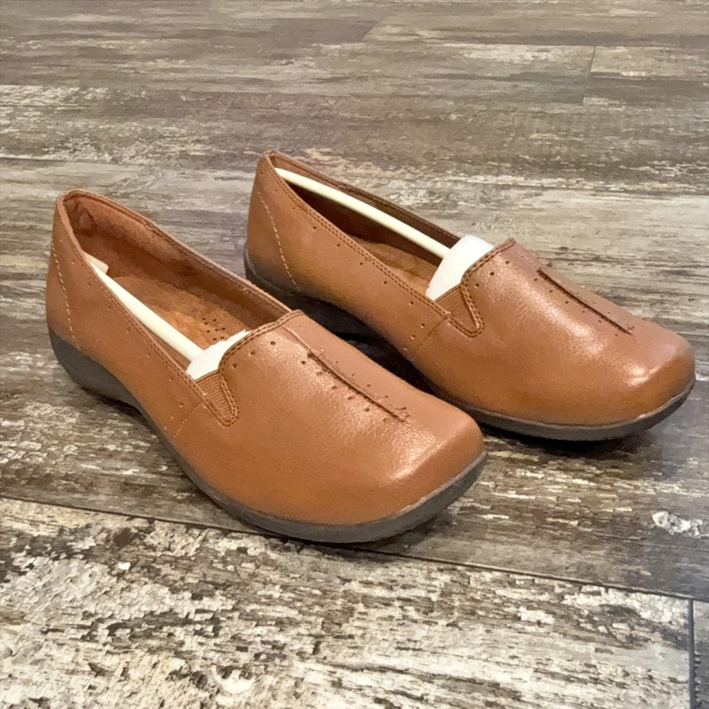 Easy Street Shoes Womens‎ Size 8.5 Wide Tan Comfort Wave Slip On Loafers NEW